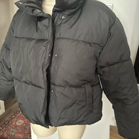 Old Navy Jackets & Blazers - OLD NAVY women Black Puffer Jacket size XS